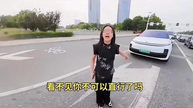 续:女司机气到流产公布完整行车记录仪冰球突破游戏河北女司机与骑手冲突后(图15) 续:女司机气到流产公布完整行车记录仪冰球突破游戏河北女司机与骑手冲突后(图15)